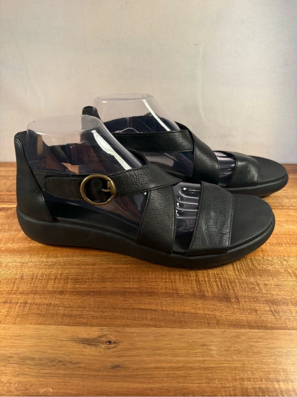 Vionic Recovery RX Black Leather with Adjustable Straps Size 10 NWOT